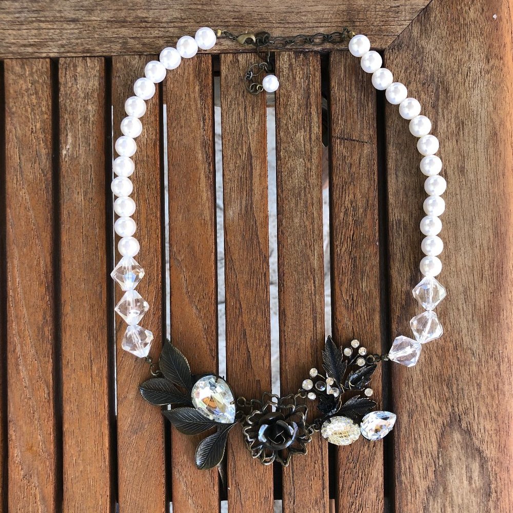 Anthropologie Mixed Material Pearl Necklace